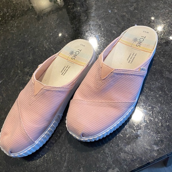 Toms Shoes - Size 6.5W Tom’s worn maybe three times